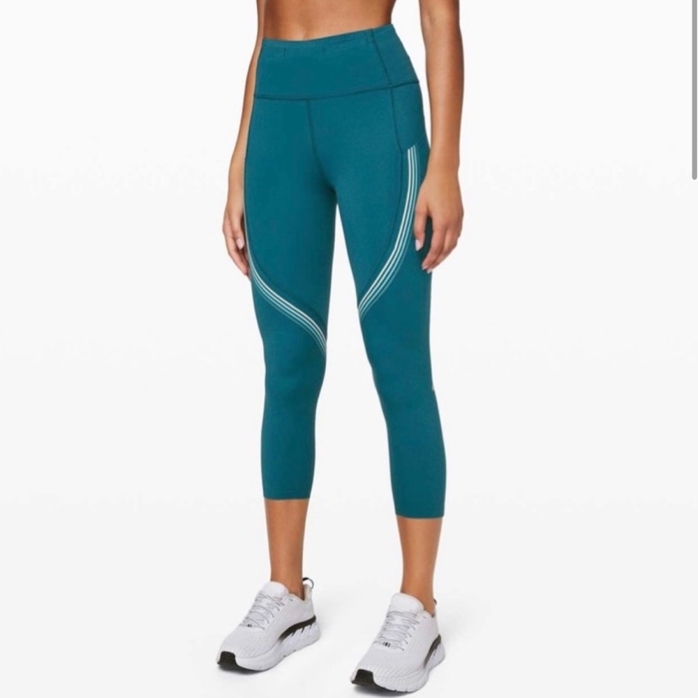 Lululemon Speed Limit Crop 23" Size 4 Yoga Run Legging Side Pockets Berm…